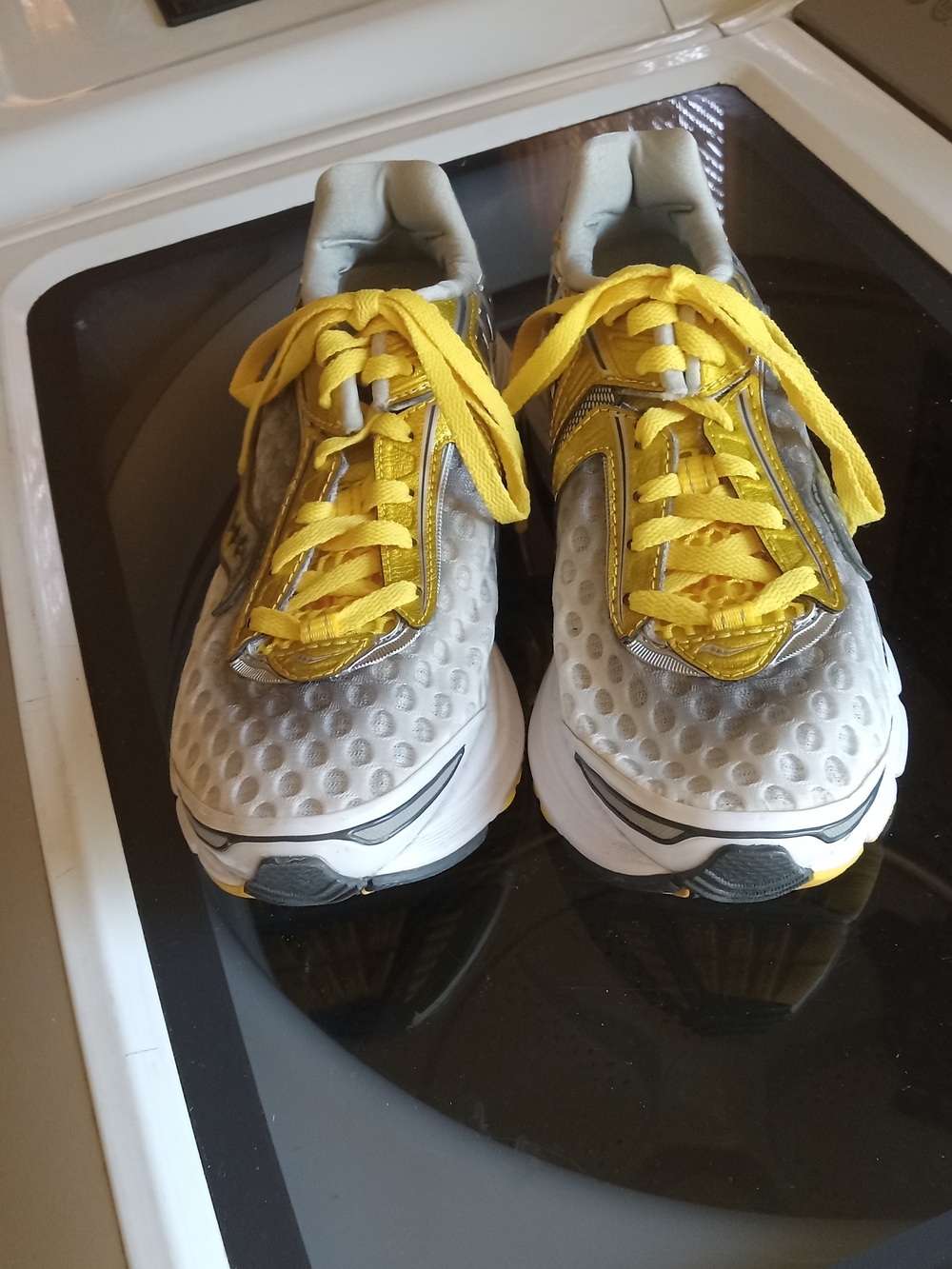Saucony Yellow & White Running Sneakers - Picture 3 of 8
